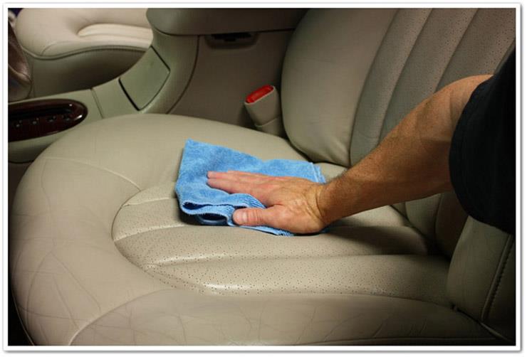 آموزش تمیز کردن روکش چرم صندلی اتومبیل