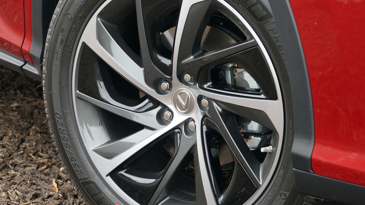 https://modacar.ir/wp-content/uploads/2017/09/2018-Lexus-RX-Wheel.jpg
